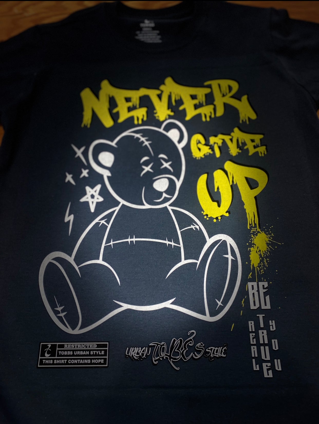 Never Give up - T-Shirt