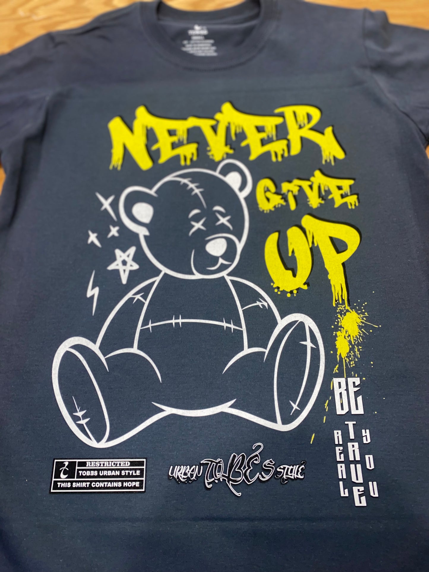 Never Give up - T-Shirt
